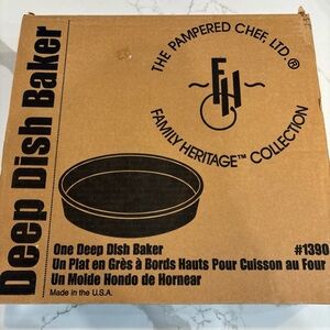 Pampered Chef Stoneware Family Heritage Deep Dish Baker 11in Round 1390 NIB